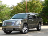 Used 2011 GMC Yukon XL Denali image 2