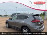 Used 2018 Nissan Rogue SV image 2