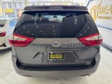Used 2017 Toyota Sienna XLE image 5