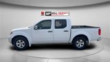 Used 2010 Nissan Frontier SE image 2