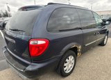 Used 2006 Chrysler Town & Country Touring image 5