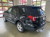 Used 2017 Ford Explorer XLT w/ Equipment Group 202A image 5