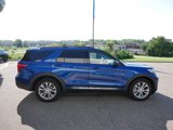 Certified 2022 Ford Explorer XLT w/ Equipment Group 202A image 4