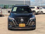 Used 2023 Nissan Kicks SR w/ Exterior Package image 2