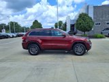 Used 2019 Jeep Grand Cherokee Laredo w/ Laredo X Package image 2