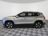 Certified 2024 Volkswagen Taos SE image 5