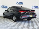 Used 2024 Hyundai Elantra SE image 2