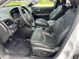 Used 2019 Jeep Cherokee Trailhawk image 3