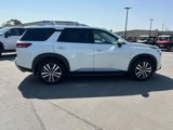 Used 2022 Nissan Pathfinder Platinum image 2