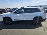 Used 2023 Jeep Cherokee Altitude Lux image 2