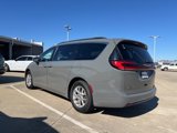 Used 2022 Chrysler Pacifica Touring-L image 2