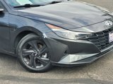 Used 2022 Hyundai Elantra SEL image 3