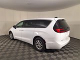 New 2025 Chrysler Pacifica Select image 4
