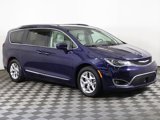 Used 2019 Chrysler Pacifica Touring-L Plus w/ Advanced Safetytec Group image 2