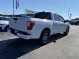 Used 2022 Nissan Titan SV image 3
