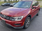 Used 2019 Volkswagen Tiguan SE w/ Panoramic Sunroof Package image 2