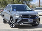 Certified 2024 Volkswagen Taos SE w/ MDO Package image 2