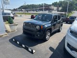 Used 2016 Jeep Renegade Latitude w/ Cold Weather Group image 3