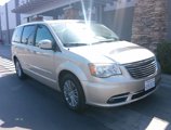 Used 2013 Chrysler Town & Country Touring-L w/ Entertainment Group #2 image 6