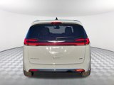 New 2025 Chrysler Pacifica Select image 4