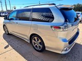 Used 2019 Toyota Sienna SE image 5