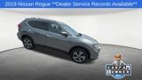 Used 2019 Nissan Rogue SV w/ Premium Package image 2