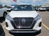 New 2025 Nissan Kicks Play S image 2