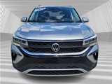 Used 2024 Volkswagen Taos SE w/ Panoramic Sunroof Package image 4