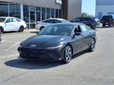 New 2025 Hyundai Elantra SEL image 2