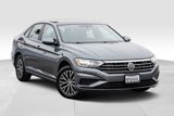 Used 2021 Volkswagen Jetta SE image 2