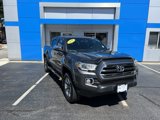Used 2017 Toyota Tacoma Limited image 3