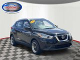Used 2019 Nissan Kicks S image 2