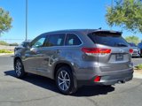 Used 2017 Toyota Highlander AWD V6 image 4
