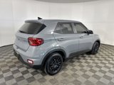 Used 2020 Hyundai Venue SE image 3