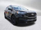 New 2024 Ford Edge SE w/ Black Appearance Package image 2