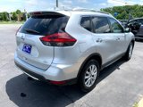 Used 2020 Nissan Rogue SV image 5