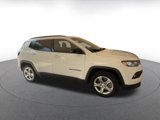 Used 2023 Jeep Compass Latitude image 2