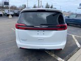 Used 2022 Chrysler Pacifica Touring-L image 4