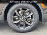 Used 2023 Volkswagen Tiguan SE image 4