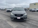 Used 2022 Chrysler Pacifica Touring-L image 2