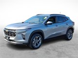 Used 2025 Chevrolet Trax LT w/ Driver Confidence Package image 3