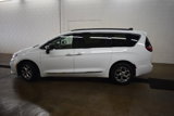 Used 2023 Chrysler Pacifica Limited image 3