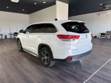 Used 2018 Toyota Highlander LE image 5