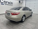 Used 2015 Toyota Camry LE image 6