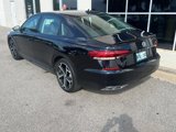 Used 2020 Volkswagen Passat 2.0T R-Line image 2
