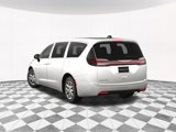 New 2025 Chrysler Pacifica Select image 5