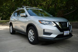 Used 2017 Nissan Rogue SV image 2