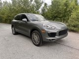 Used 2017 Porsche Cayenne S image 3