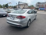 Used 2017 Ford Fusion SE image 5