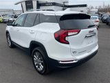 Used 2024 GMC Terrain SLT image 3